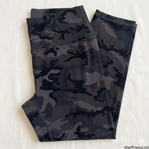 ZYIA Green/Black Camouflage Leggings